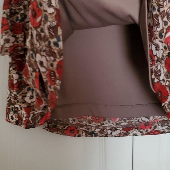 Maurices Women'sĀ Floral Ruffled Front Sleeveless Blouse Size Medium - Picture 4 of 10